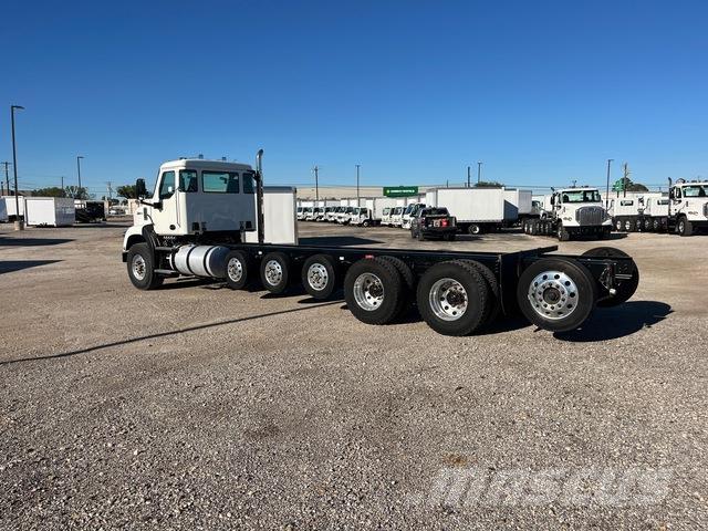 Autocar DC64 Cabins and interior