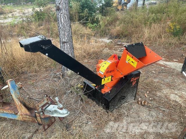 Bear Cat  Wood chippers