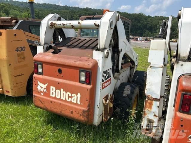 Bobcat S250 Skid steer loaders