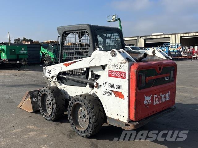 Bobcat S550 Skid steer loaders