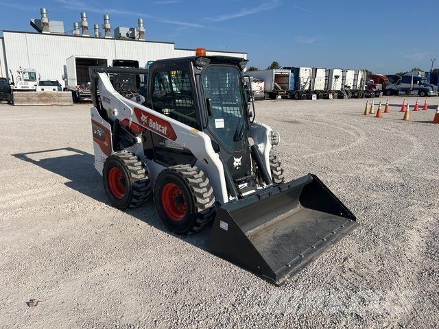 Bobcat S76 Skid steer loaders
