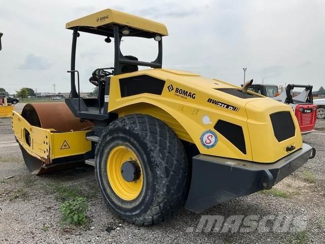 Bomag BW211D-5 Single drum rollers