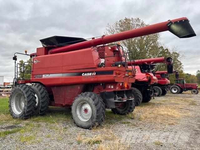 Case IH 2588 Combine harvesters