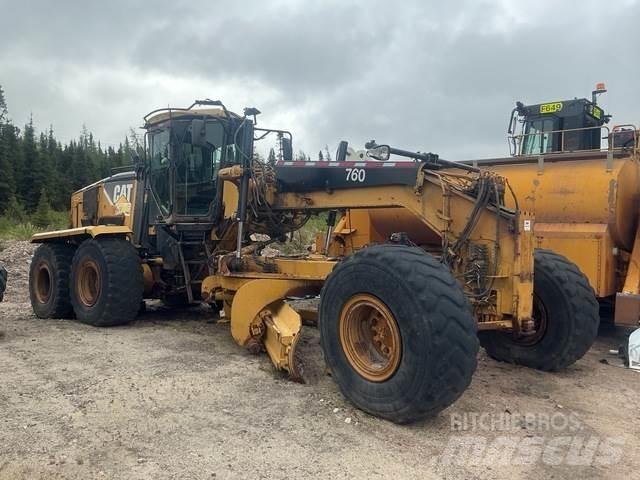CAT 16M Graders