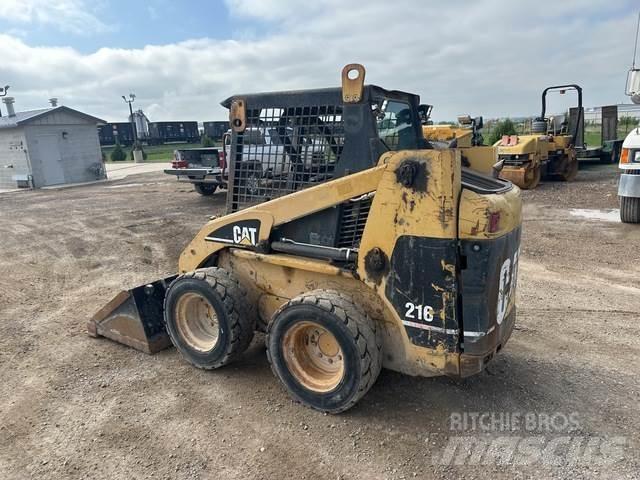 CAT 216 Skid steer loaders