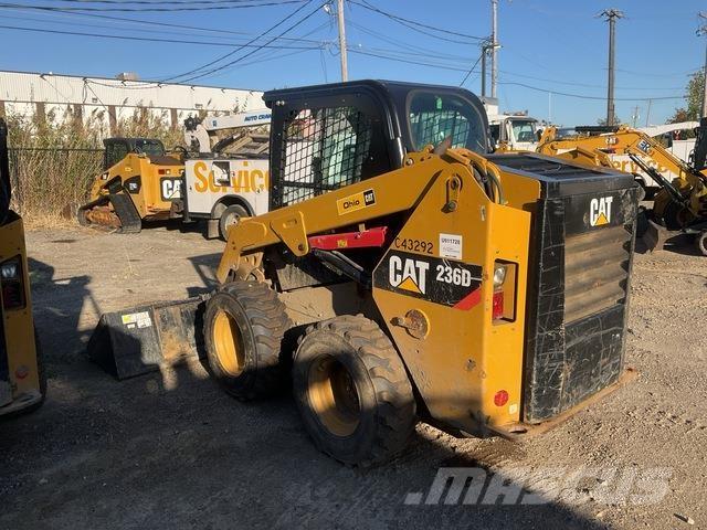 CAT 236D Skid steer loaders