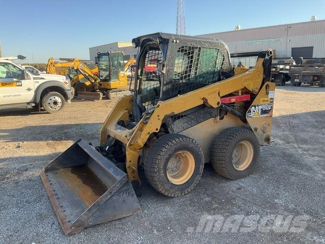 CAT 242D Skid steer loaders