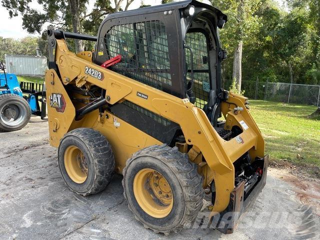 CAT 242D3 Skid steer loaders