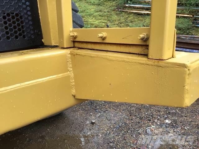 CAT 775D Articulated Haulers