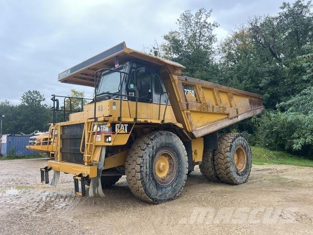 CAT 775D Articulated Haulers