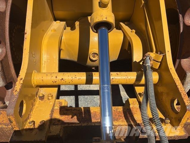 CAT 825H Soil compactors