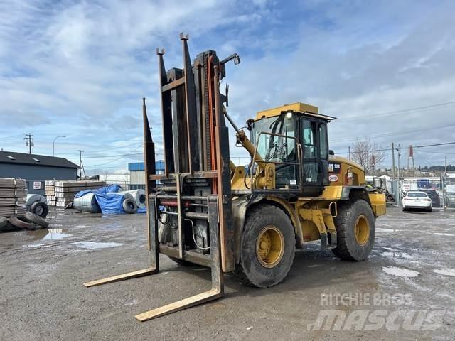 CAT 938K Rough terrain truck