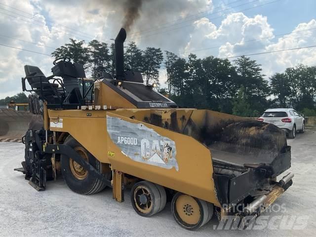 CAT AP-600D Asphalt pavers