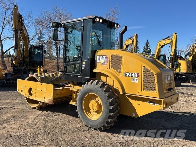 CAT CP44B Single drum rollers