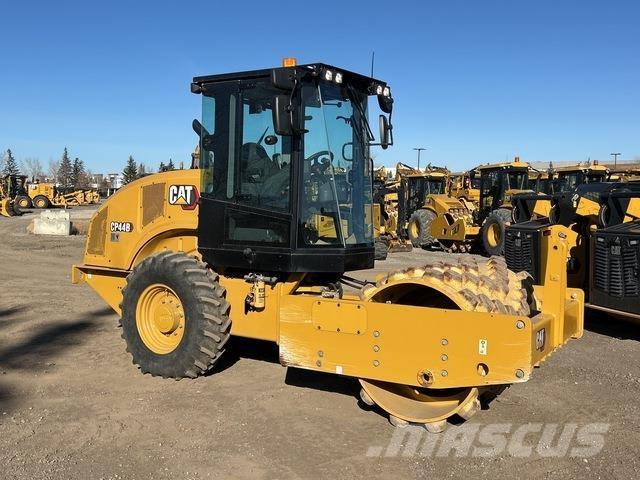 CAT CP44B Single drum rollers