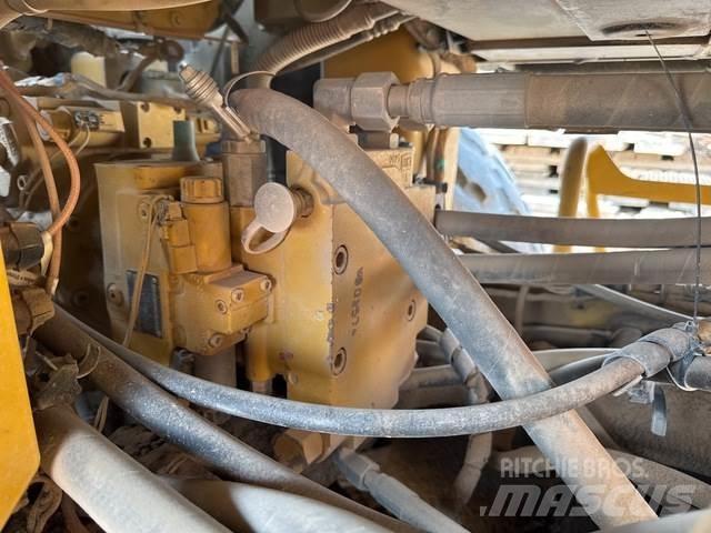 CAT CS78B Single drum rollers
