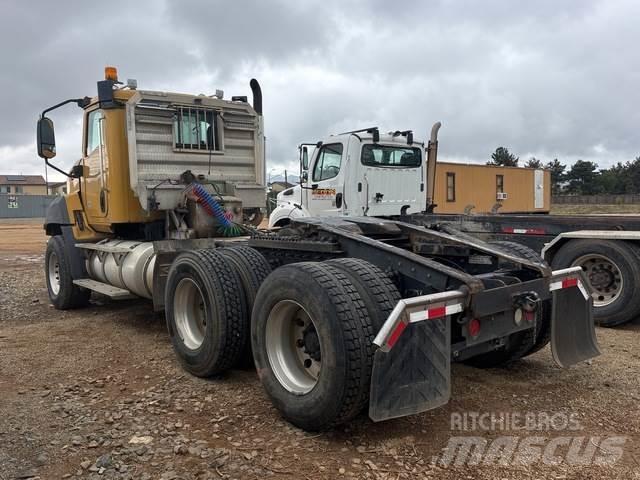 CAT CT660S Truck Tractor Units