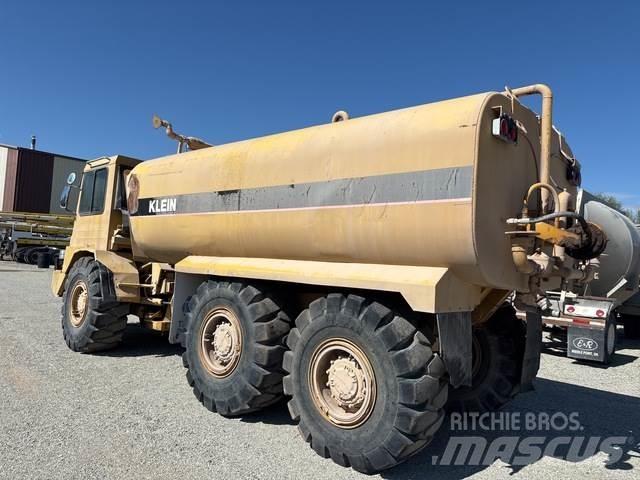 CAT D250 Water tankers