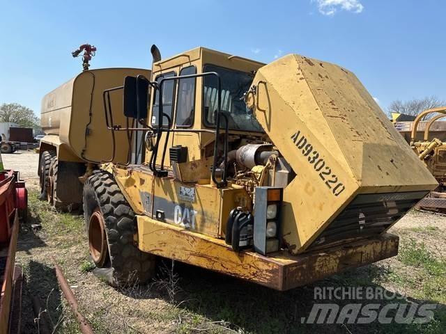 CAT D300D Water tankers