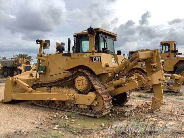 CAT D8T Crawler dozers