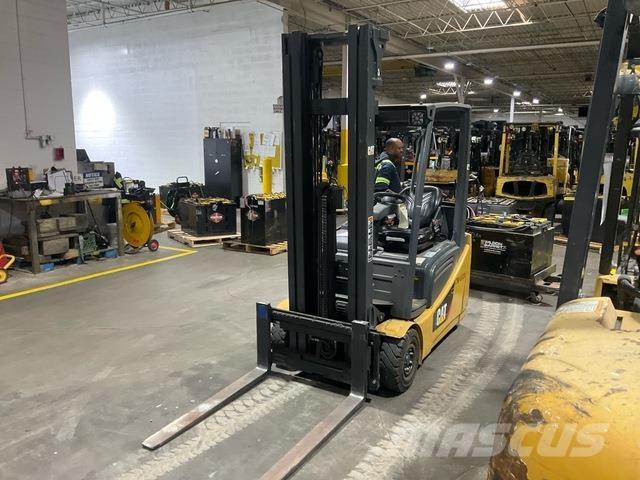 CAT MH 2ET3000 Electric forklift trucks