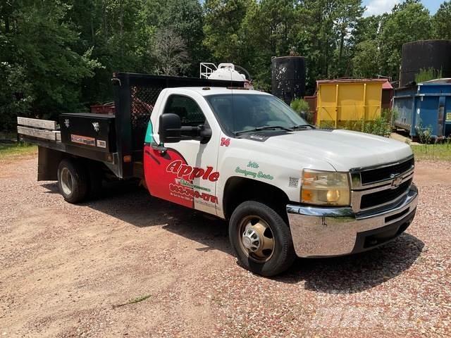 Chevrolet 3500 Flatbed/Dropside trucks