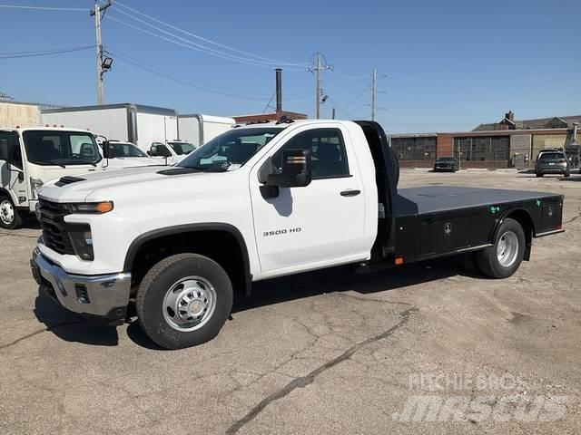 Chevrolet 3500 Flatbed/Dropside trucks