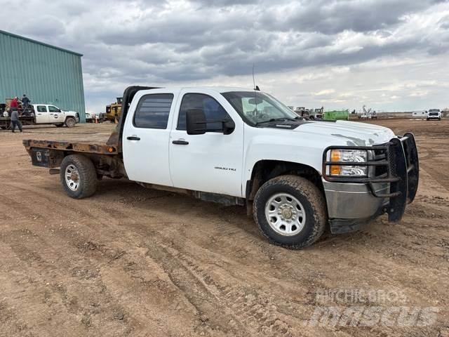 Chevrolet 3500 Flatbed/Dropside trucks