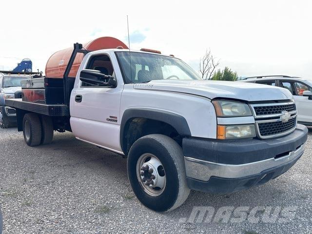 Chevrolet 3500 Flatbed/Dropside trucks