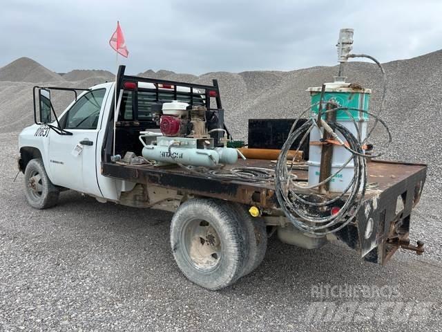 Chevrolet 3500 Flatbed/Dropside trucks