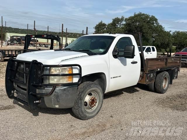 Chevrolet 3500 Flatbed/Dropside trucks