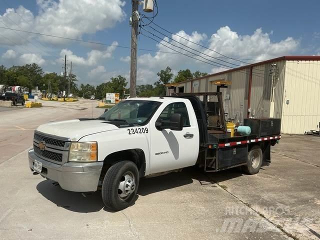 Chevrolet 3500 Flatbed/Dropside trucks