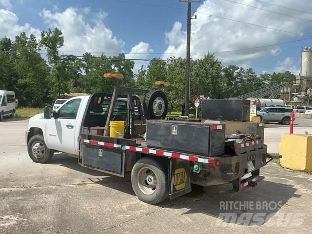 Chevrolet 3500 Flatbed/Dropside trucks