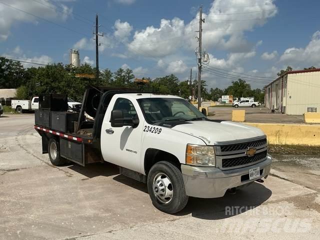 Chevrolet 3500 Flatbed/Dropside trucks