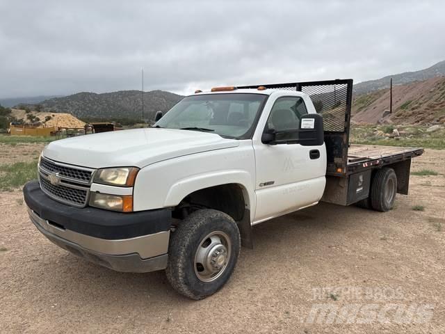 Chevrolet 3500 Flatbed/Dropside trucks