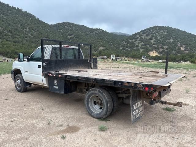 Chevrolet 3500 Flatbed/Dropside trucks