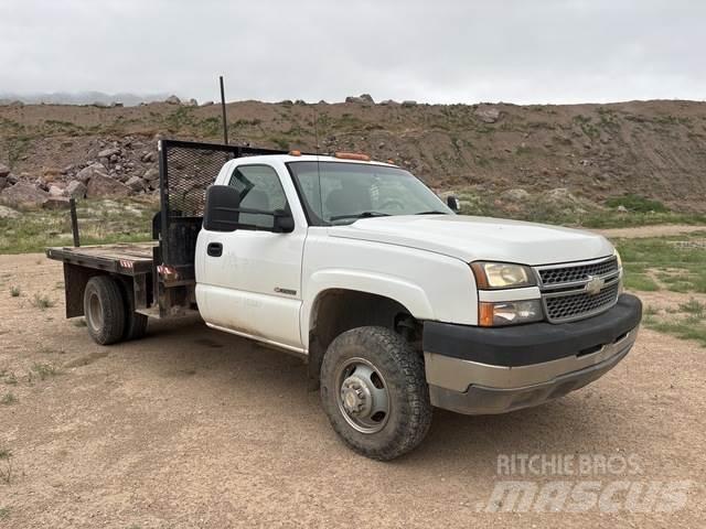 Chevrolet 3500 Flatbed/Dropside trucks