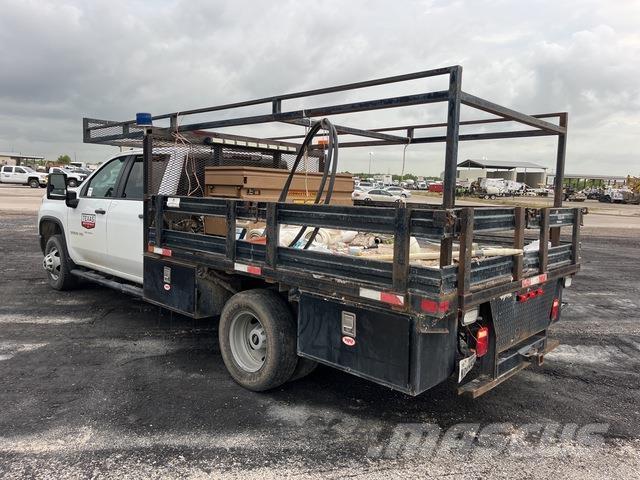Chevrolet 3500 Flatbed/Dropside trucks