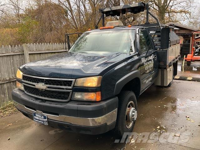Chevrolet 3500 Flatbed/Dropside trucks