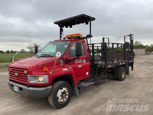 Chevrolet 5500 Flatbed/Dropside trucks