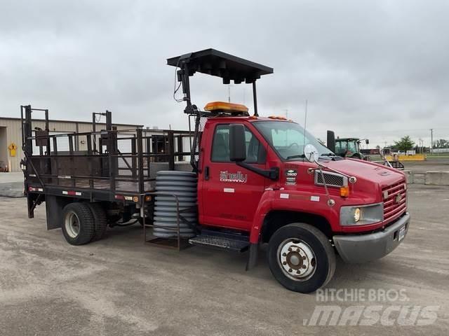 Chevrolet 5500 Flatbed/Dropside trucks