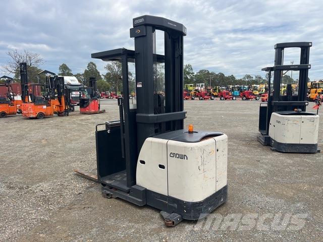 Crown SP3500 Electric forklift trucks