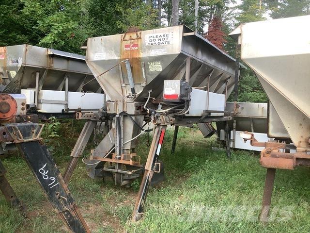 Fontaine  Sand and salt spreaders