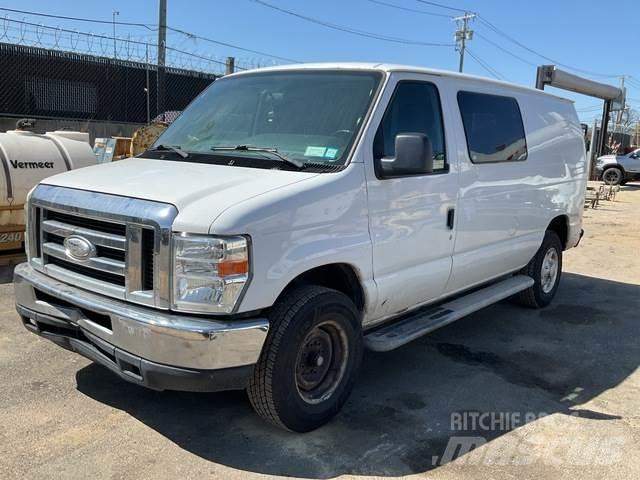 Ford E-250 Panel vans