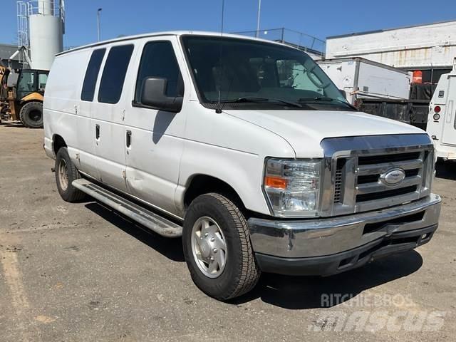 Ford E-250 Panel vans