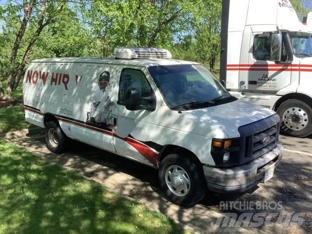Ford E-350 Panel vans
