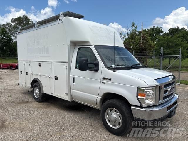 Ford E-350 Panel vans