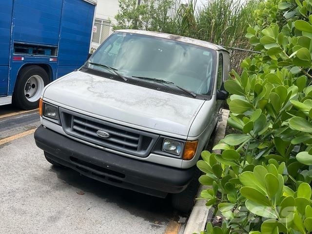 Ford E-350 Panel vans
