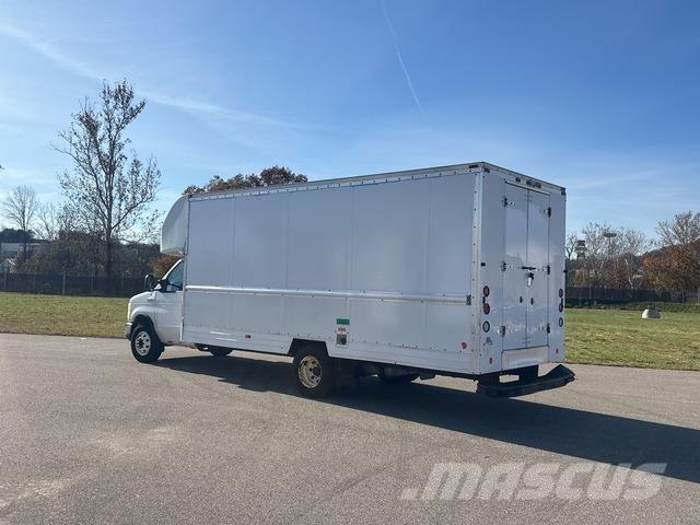 Ford E-350 Panel vans