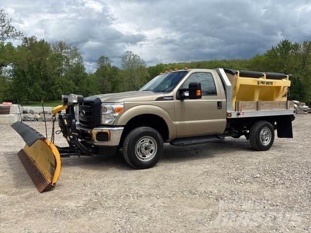 Ford F-250 Flatbed/Dropside trucks